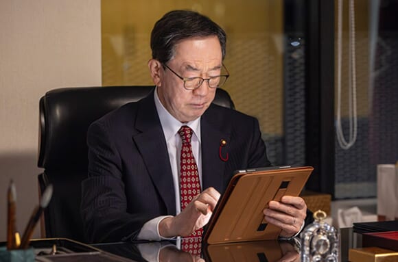 坂東彌十郎(役名:星野鷹臣)