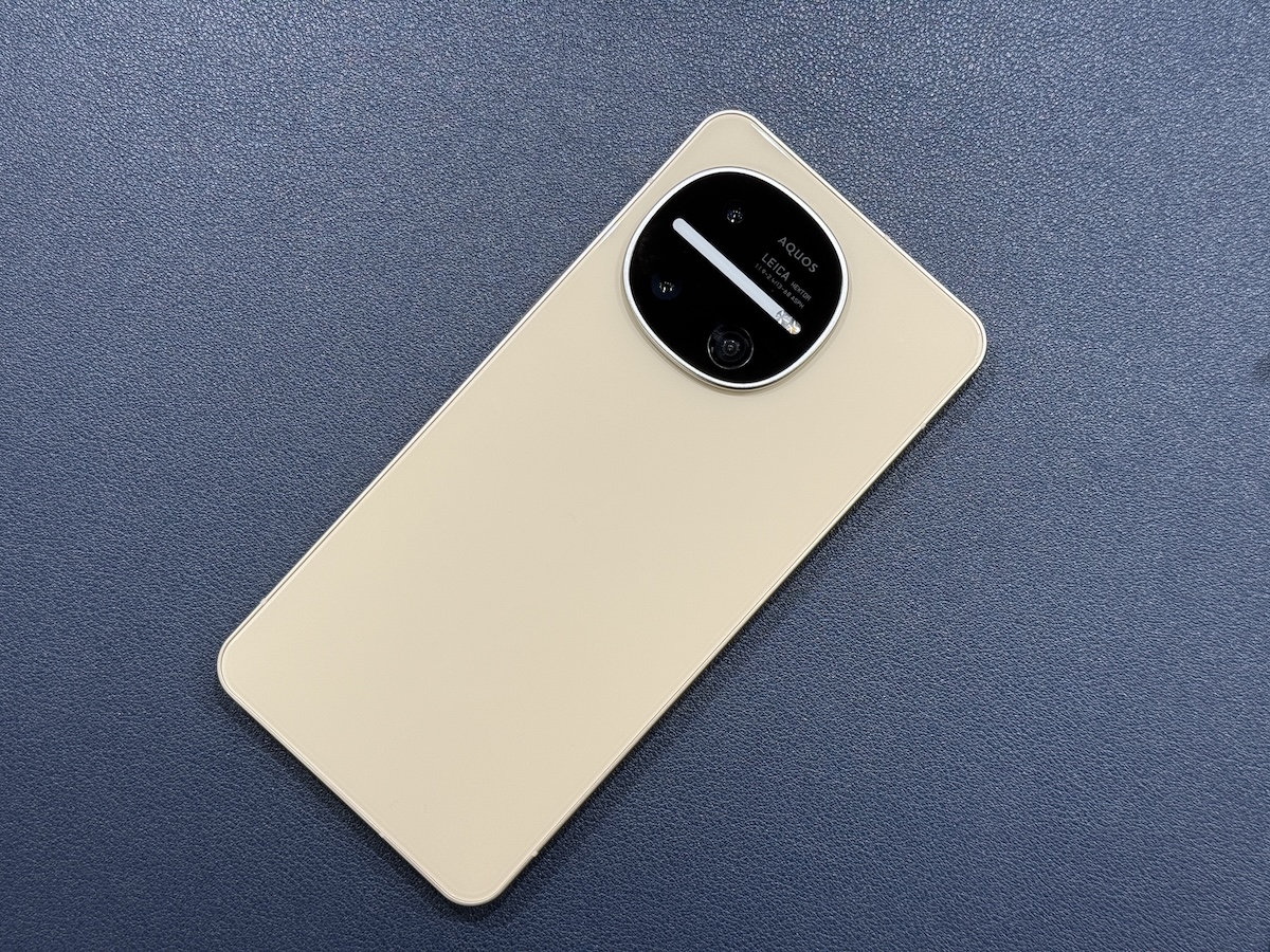 AQUOS R11