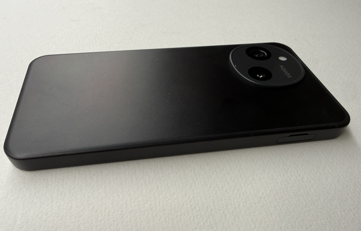 AQUOS sense10