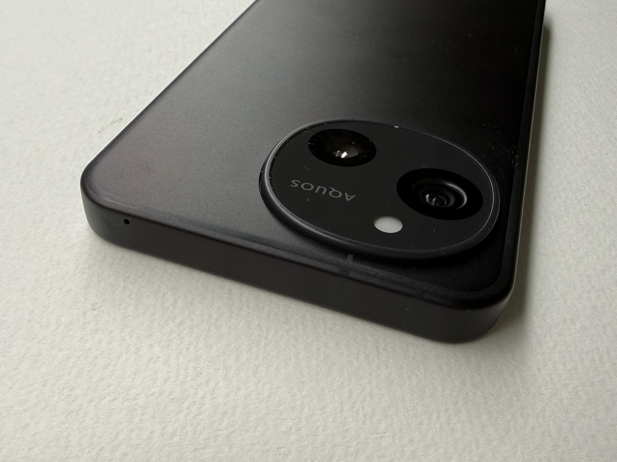 AQUOS sense10