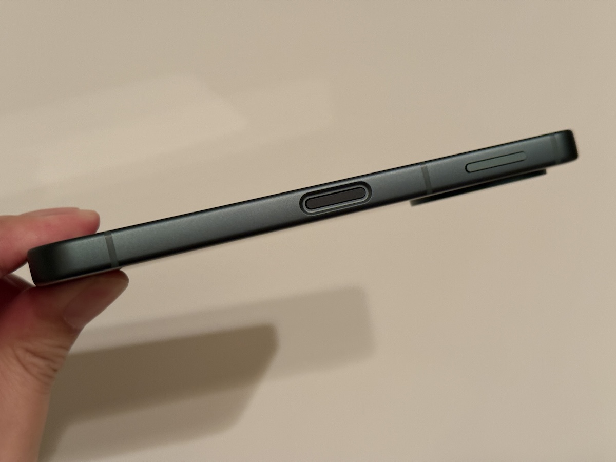 AQUOS sense9